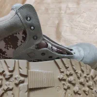 یه جفت کفش سایز 42 مناسب برای کوه