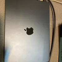 Macbook Air M3 13 inch