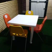 میز و صندلی