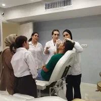 آموزش ژل و بوتاکس همراه با استخدام