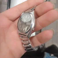 سیکو۵ اصل|ساعت|ری, شهادت|دیوار