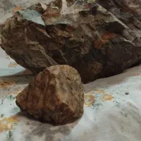 سنگ قیمتی طلا