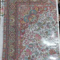 فرش همراه با کارگاه نخ و همه وسایل به فروش میرسد