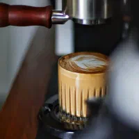 استخدام صندوقدار خانم و باریستا آقا در کافه کیا