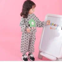 پوشاک بچگانه