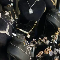 فروش مانکن واستندهای طلاوبدلیجات همراه بدلیجات و..|فروشگاه و مغازه|عجب شیر, |دیوار