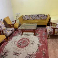 راحتی چوب راش و دو عدد فرش ماشینی شش متری|مبلمان خانگی و میز عسلی|تهران, دریان‌نو|دیوار