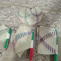 کلاه و بادبزن حصیری