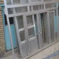 دب و پنجره آلومینیومی
