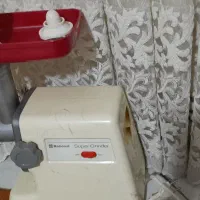 چرخ گوشت ناسیونال ۱تومن.