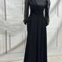 خانم برای مدلینگ لباس