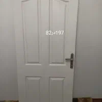 فروش یک در اتاق بدون چارچوب