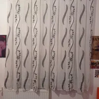 پرده اتاق خواب سالم تمیز