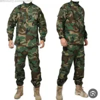 تعدادی لباس بسیجی پاسداری زیر قیمت