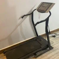 یک دستگاه تردمیل تمیز