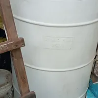 منبع اب ۳۵۰ لیتری همراه با یک موتور نیم اسب