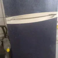 یخچال رنگ سورمه ای