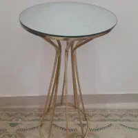 میز پایه دار و جا مشعی طلایی|بوفه، ویترین، کنسول|تربتحیدریه, مظفریه|دیوار