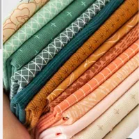 کارگر مغازه پارچه فروشی