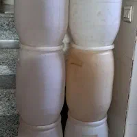 سطل پنیر و دبه خیارشور شسته شده