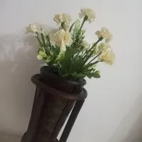 گل و گلدان