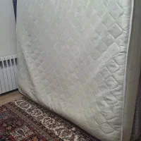 تشک تخت دو نفره اصلا شکستکی نداره