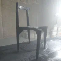 رنگ کار وارد ناهار خوری میز صندلی