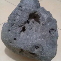 سنگ مشکوک به شهابسنگ