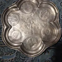 یکعددسینی قدیمی|کلکسیون اشیاء عتیقه|رشت, لاکان|دیوار