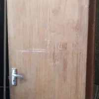 میز  در چوبی اتاق