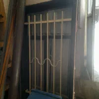 دو عدد پنجره اهنی در حد تکمیل اماده نصب
