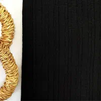 پارچه مشکی|لباس|میانه, |دیوار