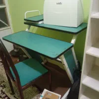 پنجره اهنی ودرب الومینیوم  ومیز