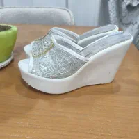 صندل سفید نقره ای سایز ۳۹ نو