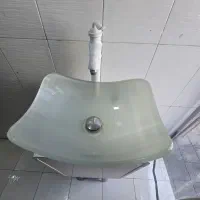 روشویی با تمام وسایل مصرفی