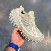 سری ۸ جفتی کفش بالنسیاگا (مدل دیفندر)