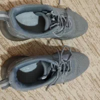 کتونی سایز ۴۲ و کاپشن بچه گانه از ۷ تا ۱۳ سال