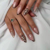 کاشت ناخن. با تخفیف|خدمات آرایشگری و زیبایی|اسلامشهر, باغ فیض|دیوار