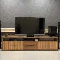 میز تلویزیون هایگلاس فوق‌العاده تمیز و شیک