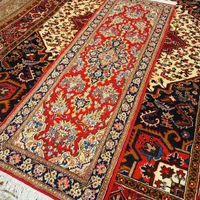 کناره دستباف قم با زمینه لاکی رنگ|فرش|تهران, اکباتان|دیوار