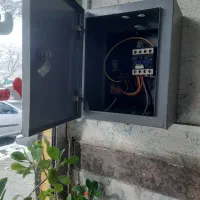 پروژکتور و جعبه تقسیم