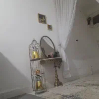 یک عدد اینه و شمعدان