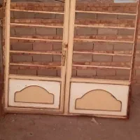 یک درب مغازه سالم سالم