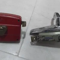 چهار پایه آهنی محکم و قفل