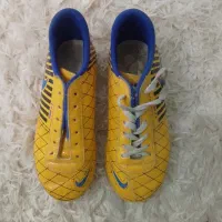 کفش فوتبال چمن