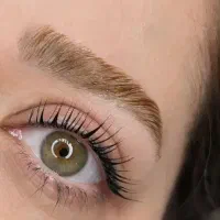 اکستنشن و لیفت مژه و ابرو