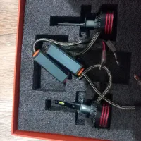 یک عدد چراغ هد لایت