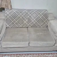 مبل ۴ نفره کرم رنگ به همراه میز وسط و گوشه|مبلمان خانگی و میز عسلی|تهران, مجیدیه|دیوار