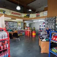 کار در فروشگاه غذایی ( نیروی خانم )