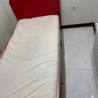 دو عدد تخت یکنفره کشودار به همراه تشک